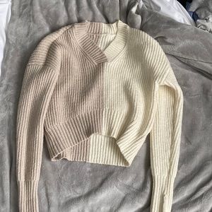 Cute cropped sweater, light brown and cream colored